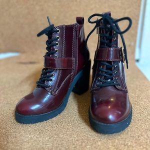 Aldo women’s combat boot in rich maroon pu leather with lug sole. Size 6.5 (37).